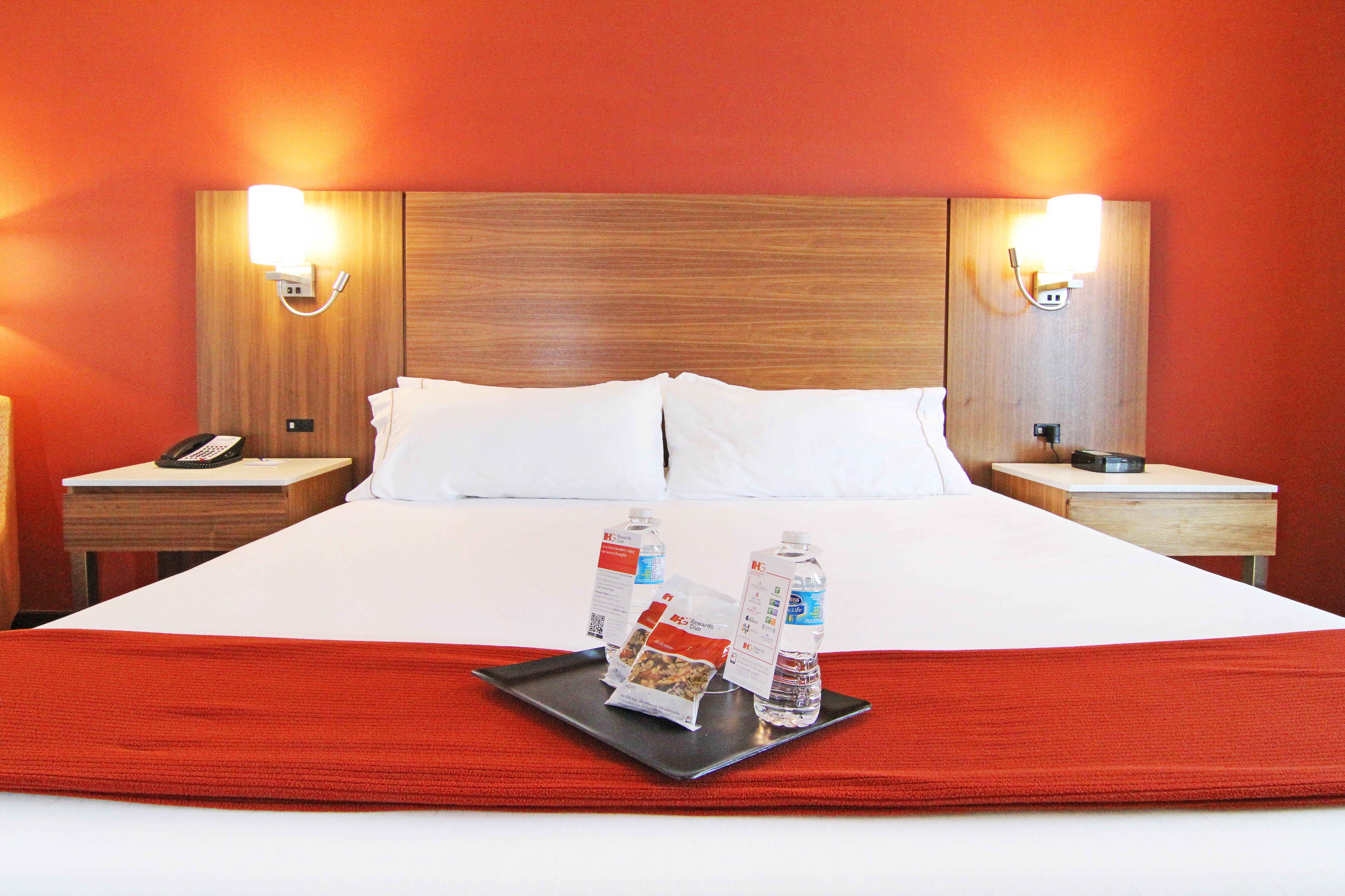 Holiday Inn Express And Suites Calgary University By Ihg Экстерьер фото