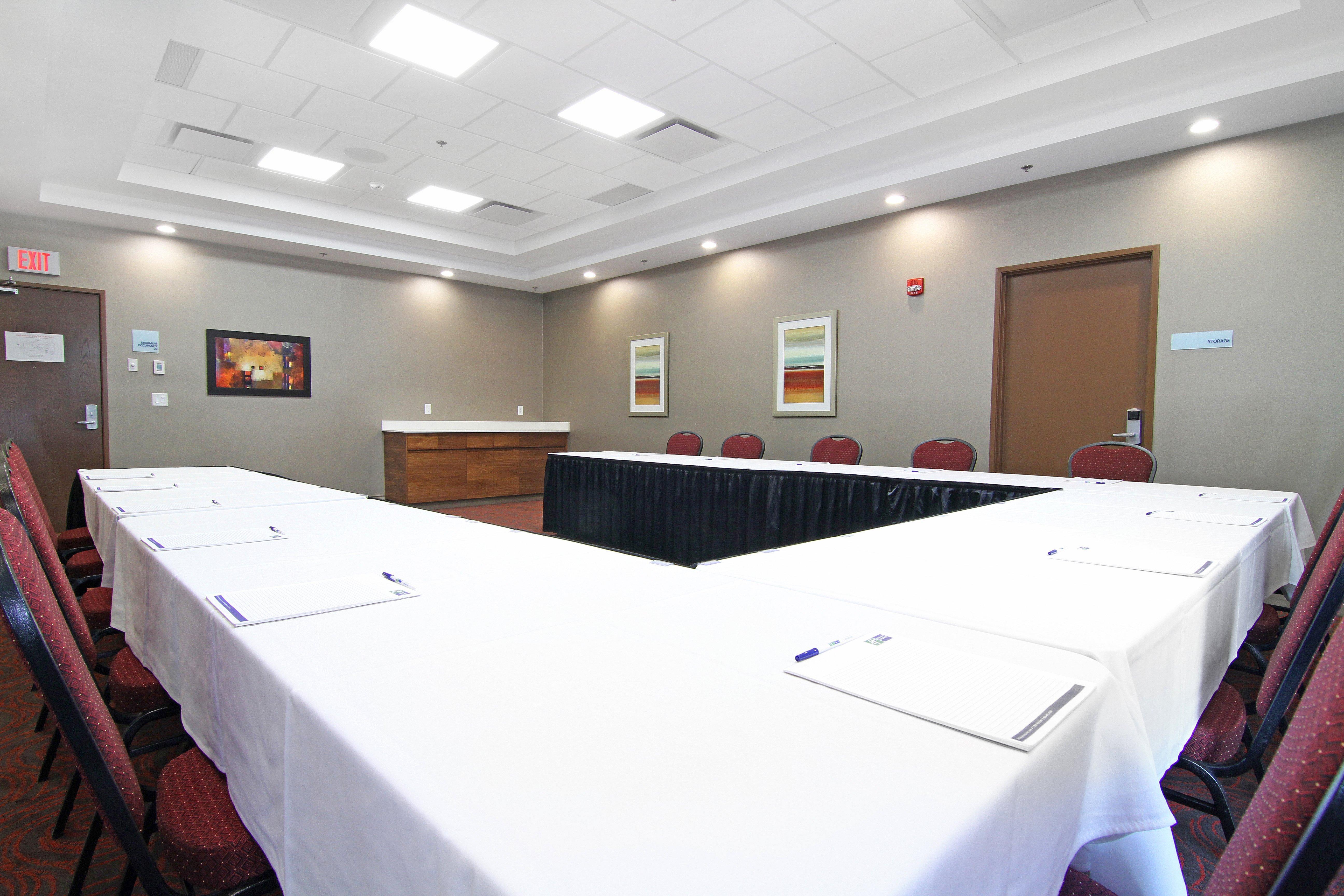 Holiday Inn Express And Suites Calgary University By Ihg Экстерьер фото