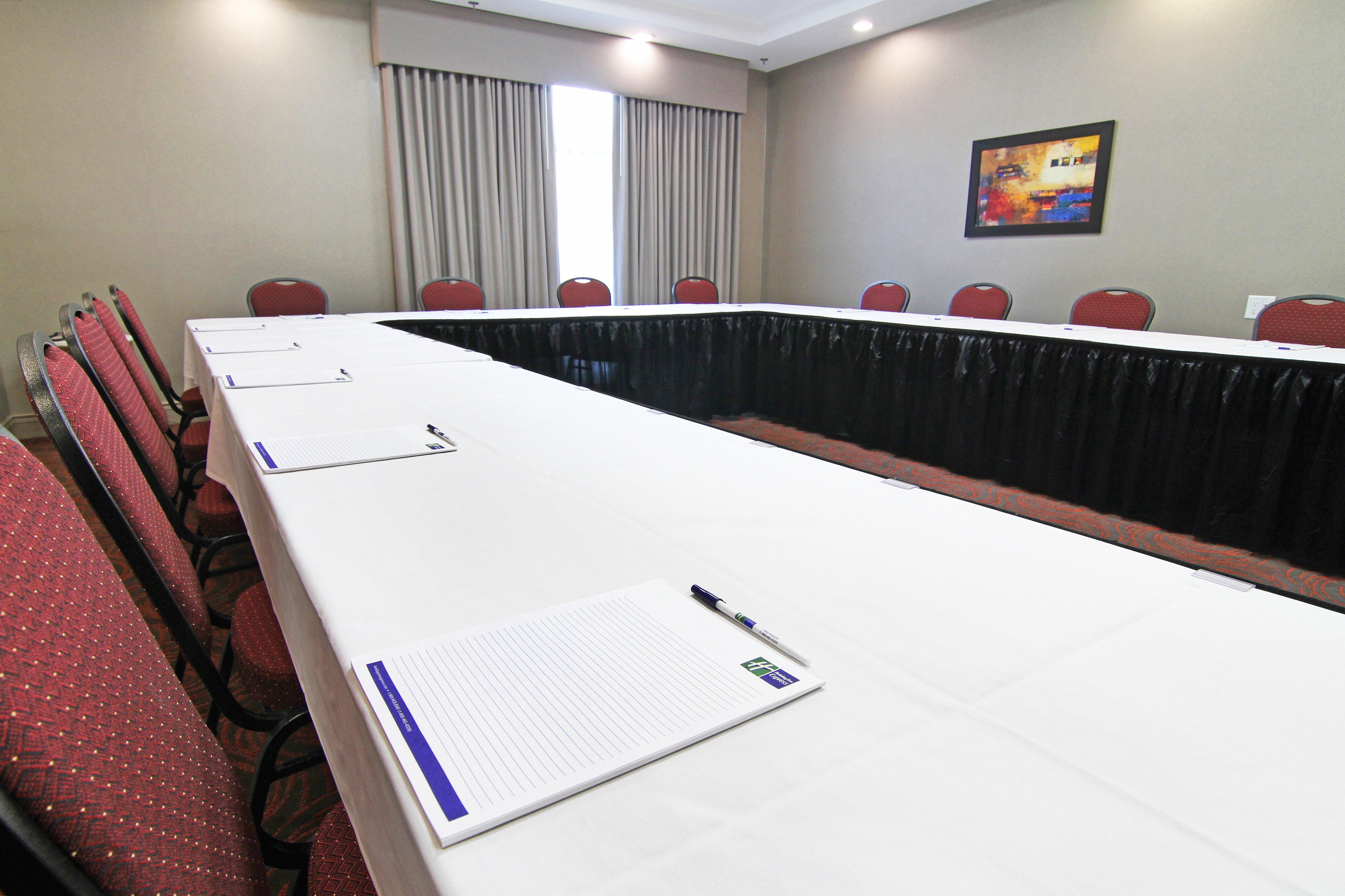 Holiday Inn Express And Suites Calgary University By Ihg Экстерьер фото