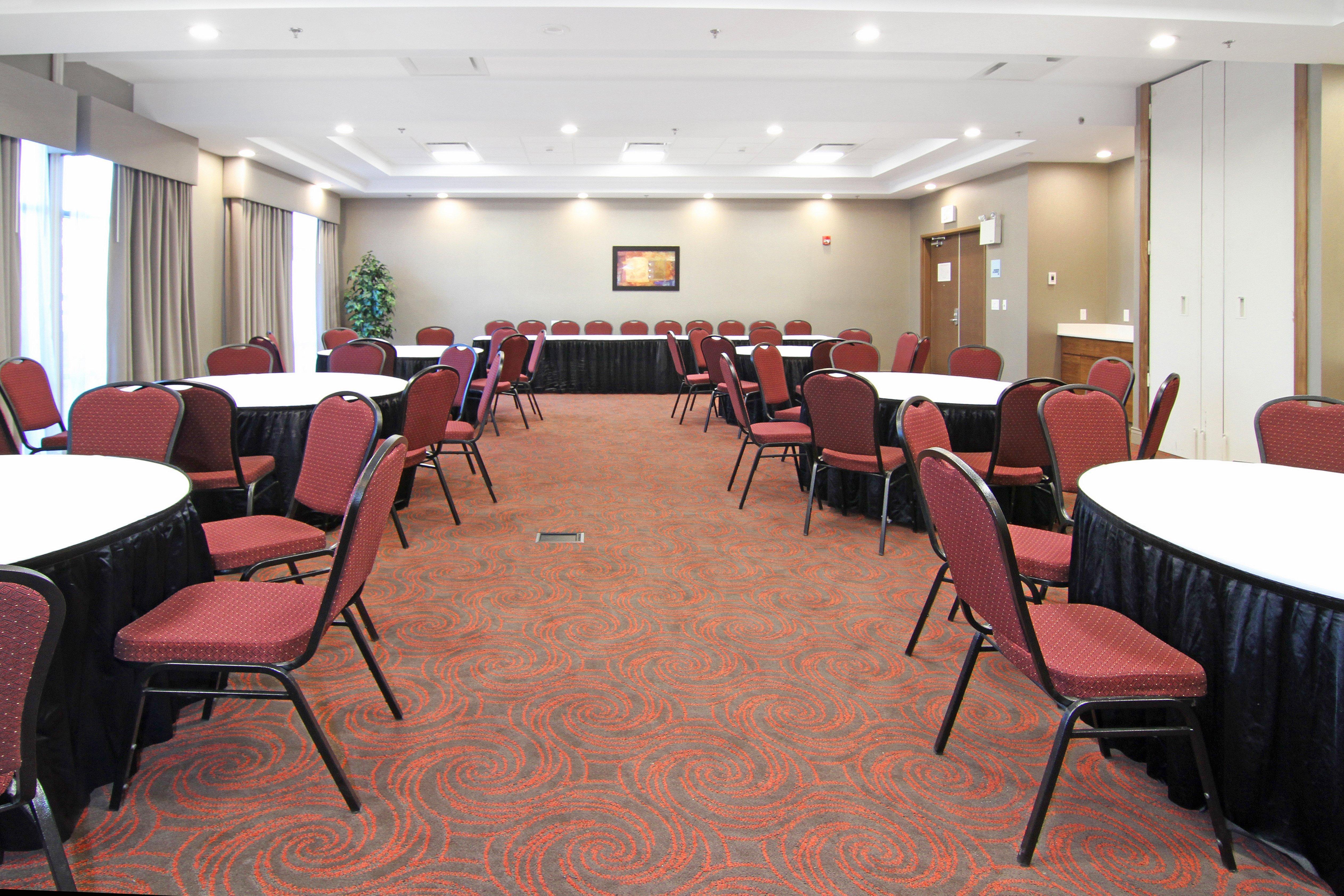 Holiday Inn Express And Suites Calgary University By Ihg Экстерьер фото